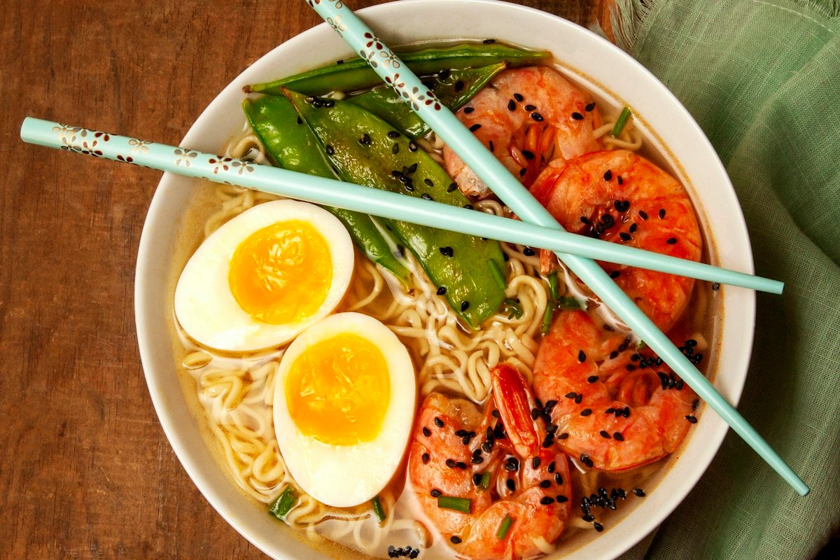 Ağır ateşte pişmiş zencefilli dana ramen